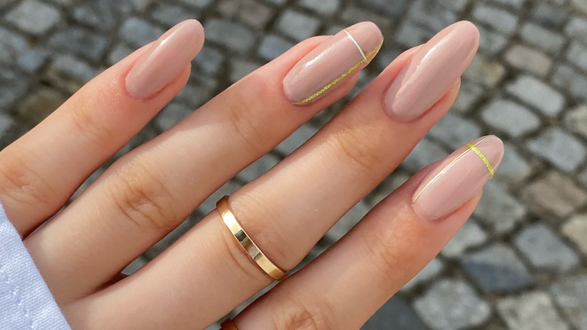 Pure Eleganz: Nude Nails für einen zeitlosen Look